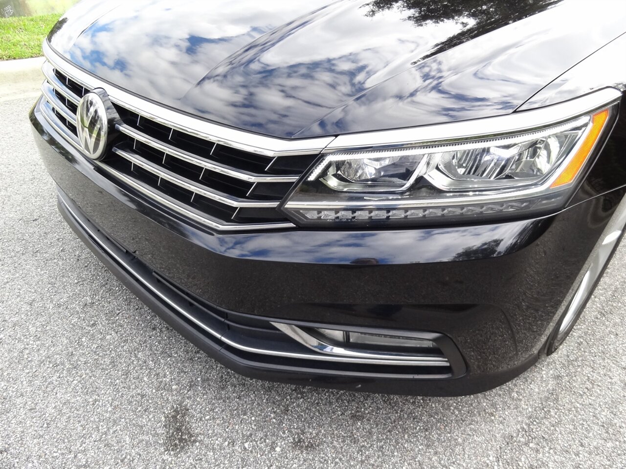 2018 Volkswagen Passat 2.0T SE   - Photo 7 - Deland, FL 32720