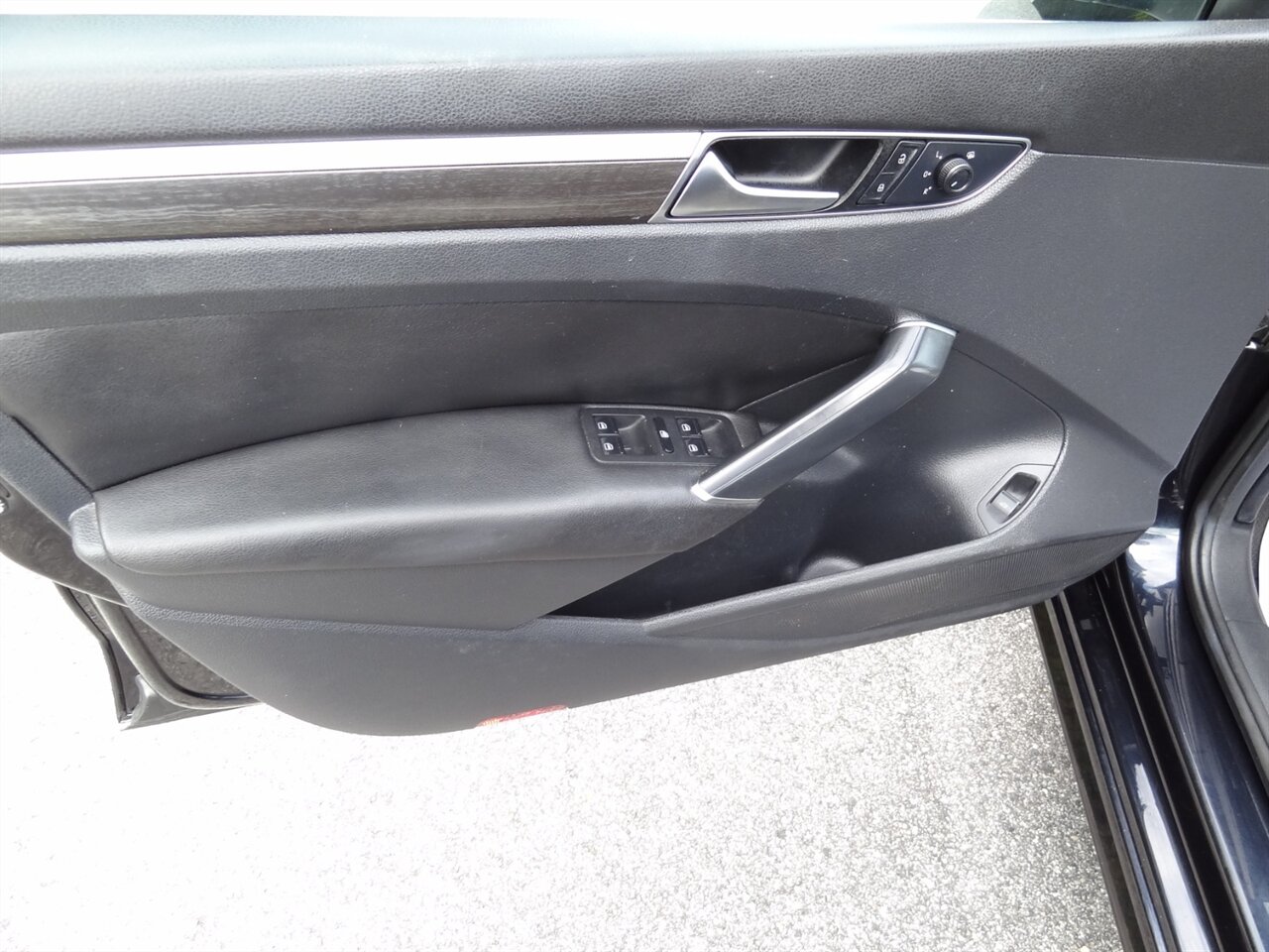 2018 Volkswagen Passat 2.0T SE   - Photo 28 - Deland, FL 32720