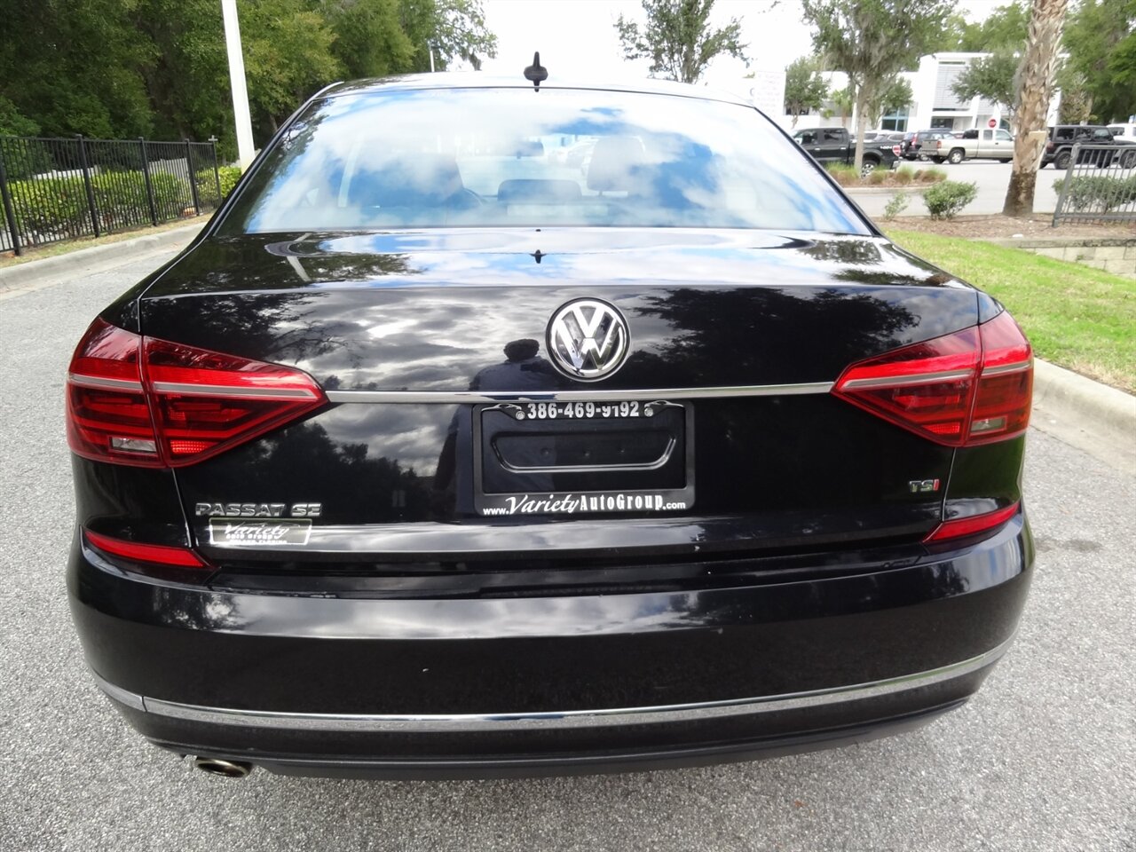2018 Volkswagen Passat 2.0T SE   - Photo 14 - Deland, FL 32720