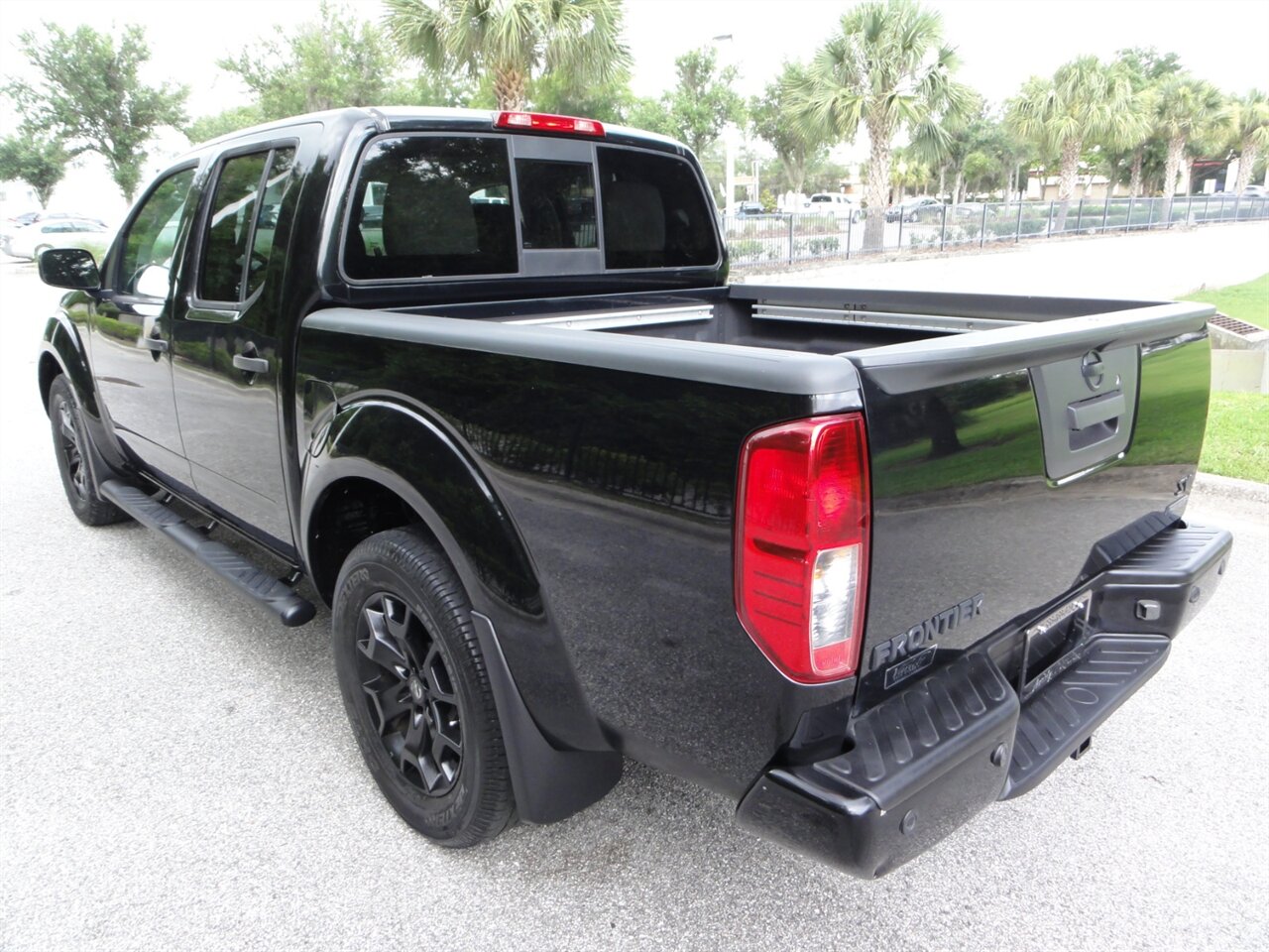 2021 Nissan Frontier SV - Photo 4 - Deland, FL 32720