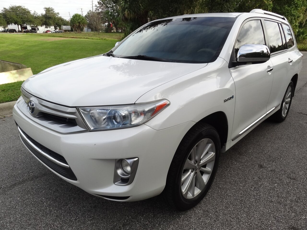 2013 Toyota Highlander Hybrid Limited   - Photo 2 - Deland, FL 32720