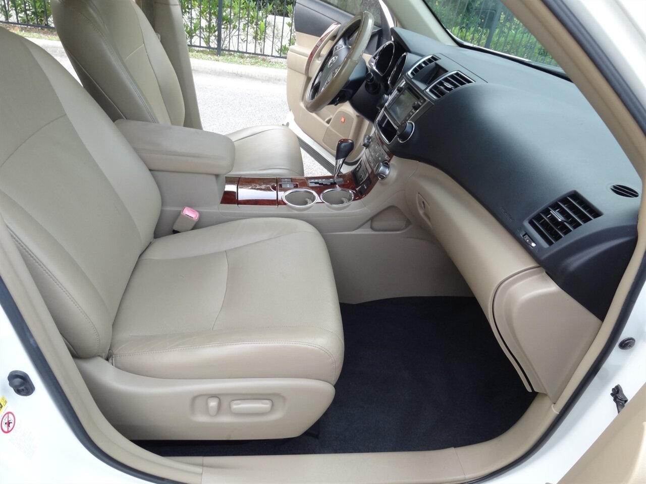 2013 Toyota Highlander Hybrid Limited   - Photo 42 - Deland, FL 32720