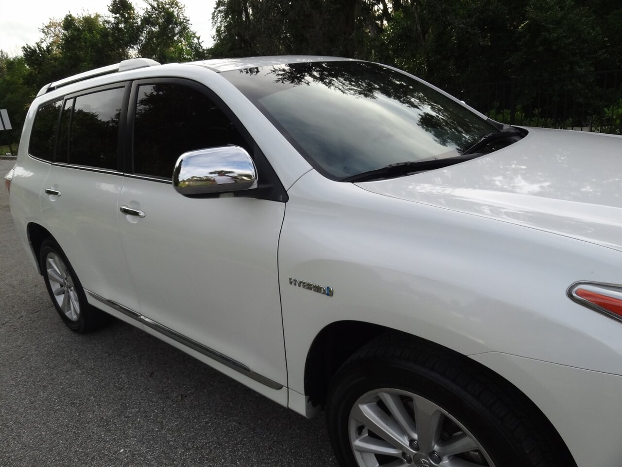 2013 Toyota Highlander Hybrid Limited   - Photo 8 - Deland, FL 32720