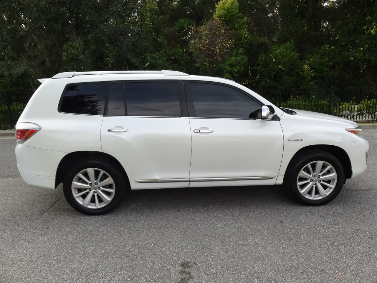 2013 Toyota Highlander Hybrid Limited   - Photo 15 - Deland, FL 32720