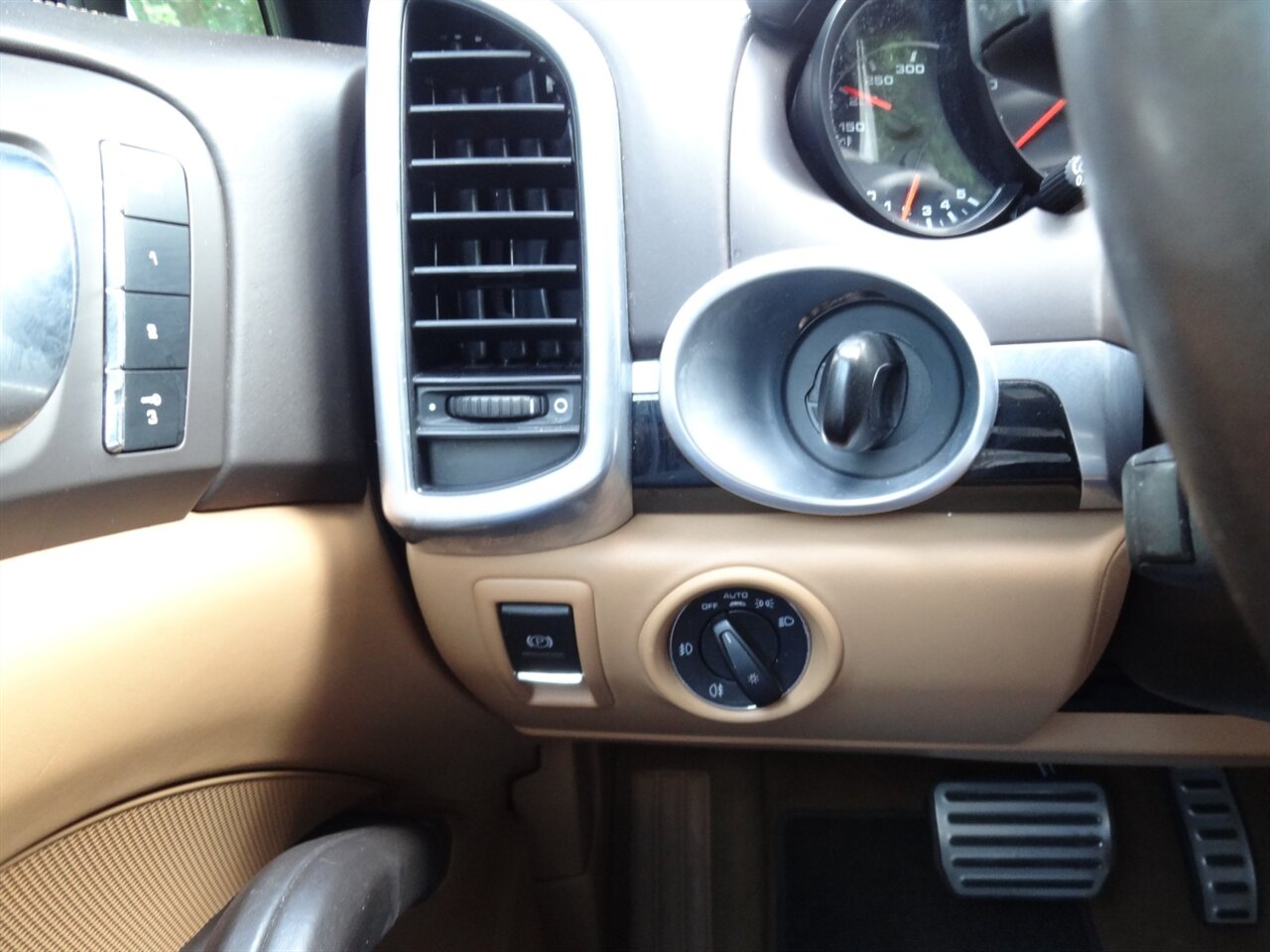 2013 Porsche Cayenne S  Premium - Photo 49 - Deland, FL 32720