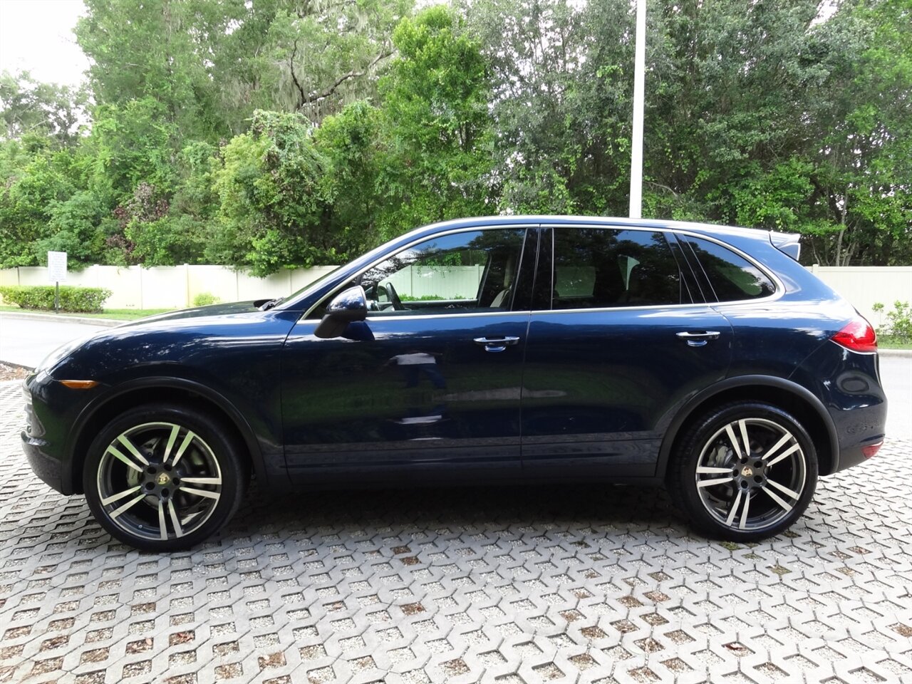 2013 Porsche Cayenne S  Premium - Photo 16 - Deland, FL 32720