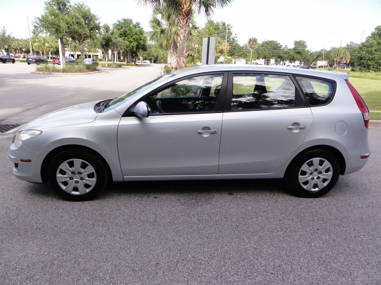 2010 Hyundai ELANTRA Touring GLS Touring wagon - Photo 16 - Deland, FL 32720