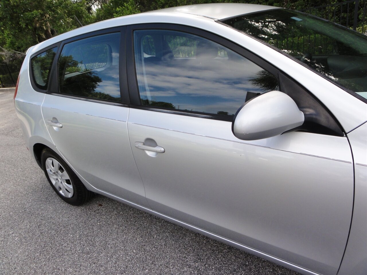 2010 Hyundai ELANTRA Touring GLS Touring wagon - Photo 10 - Deland, FL 32720