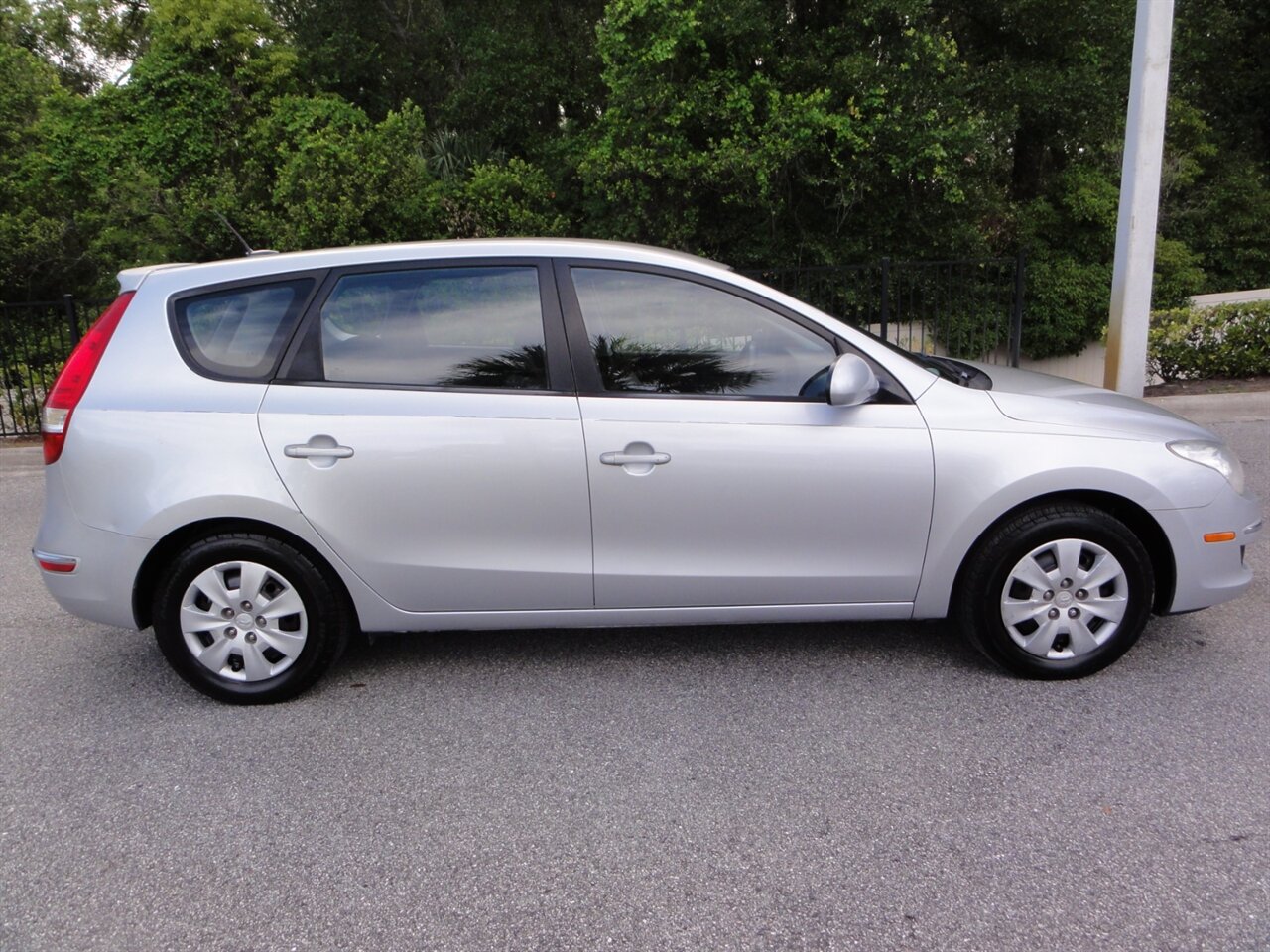 2010 Hyundai ELANTRA Touring GLS Touring wagon - Photo 15 - Deland, FL 32720