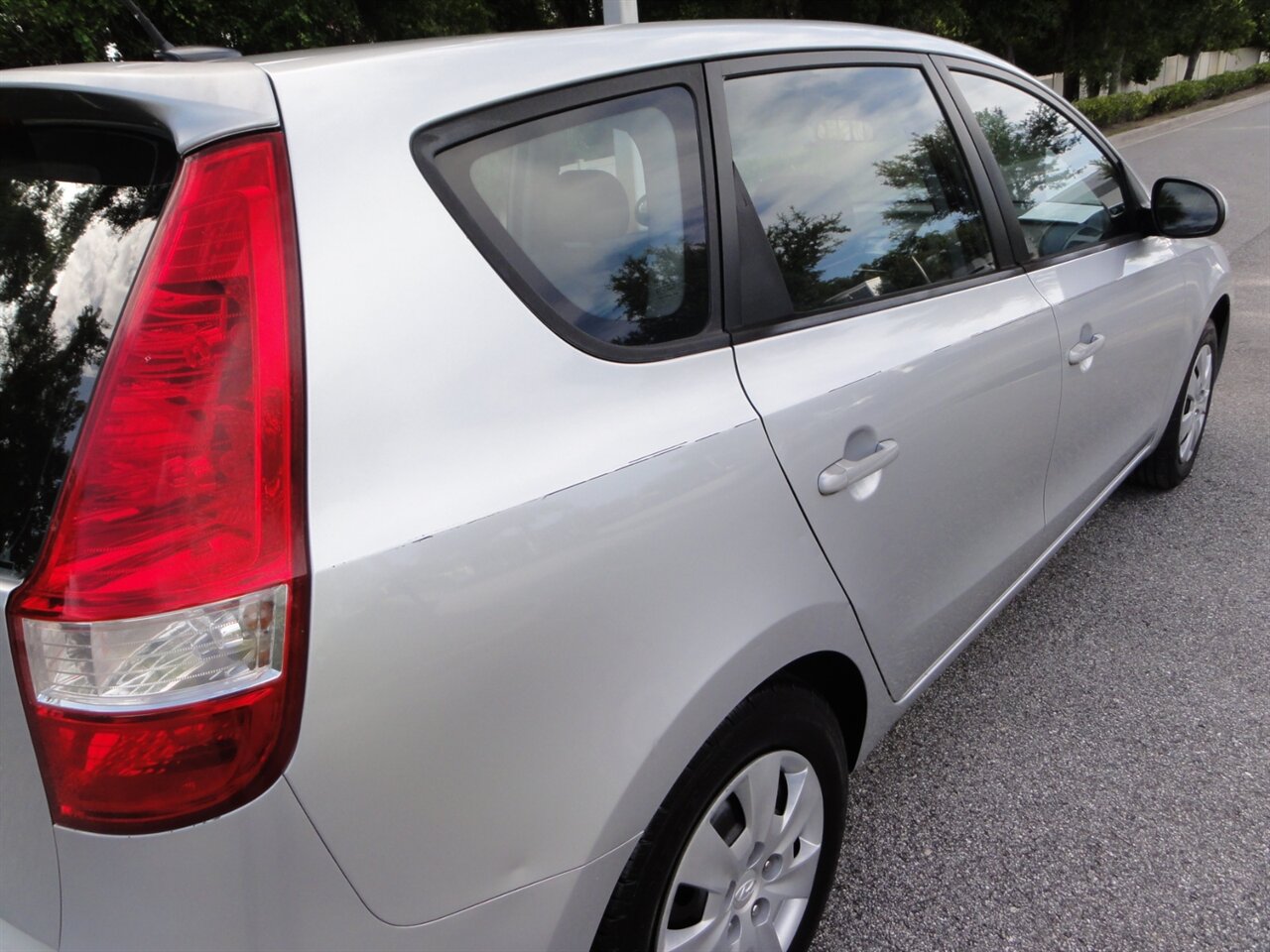 2010 Hyundai ELANTRA Touring GLS Touring wagon - Photo 13 - Deland, FL 32720