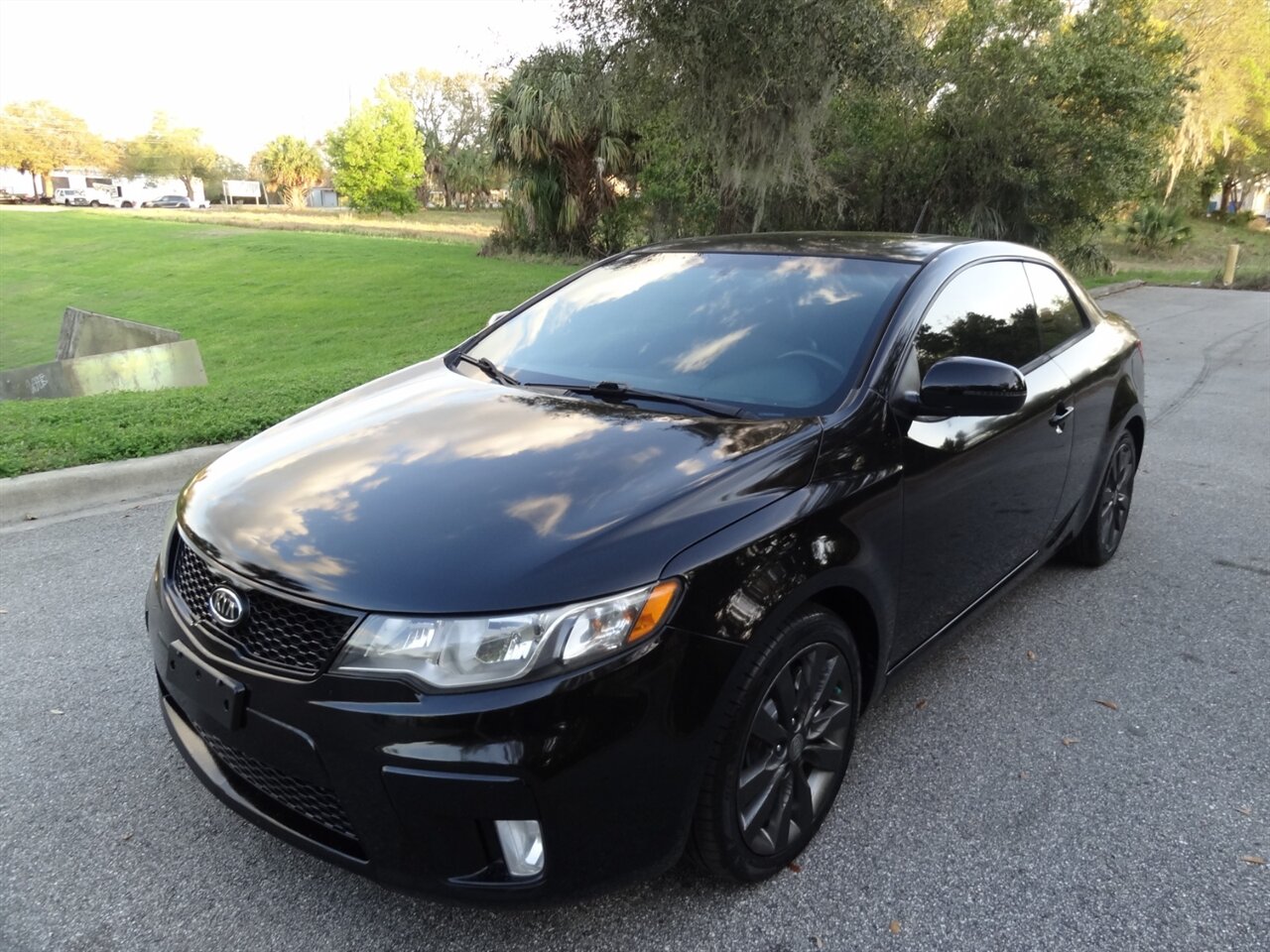 2013 Kia Forte Koup SX   - Photo 2 - Deland, FL 32720