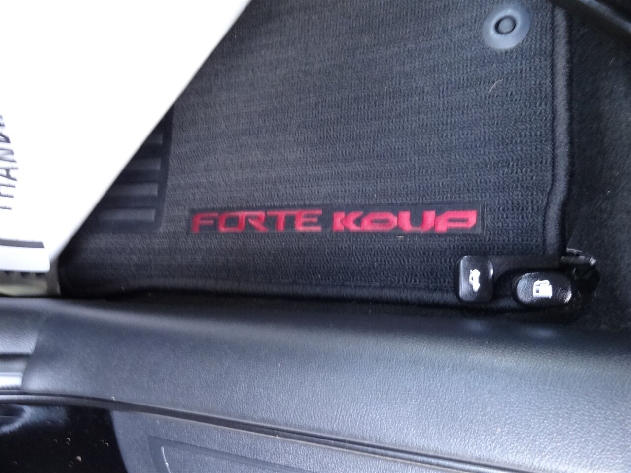 2013 Kia Forte Koup SX   - Photo 13 - Deland, FL 32720