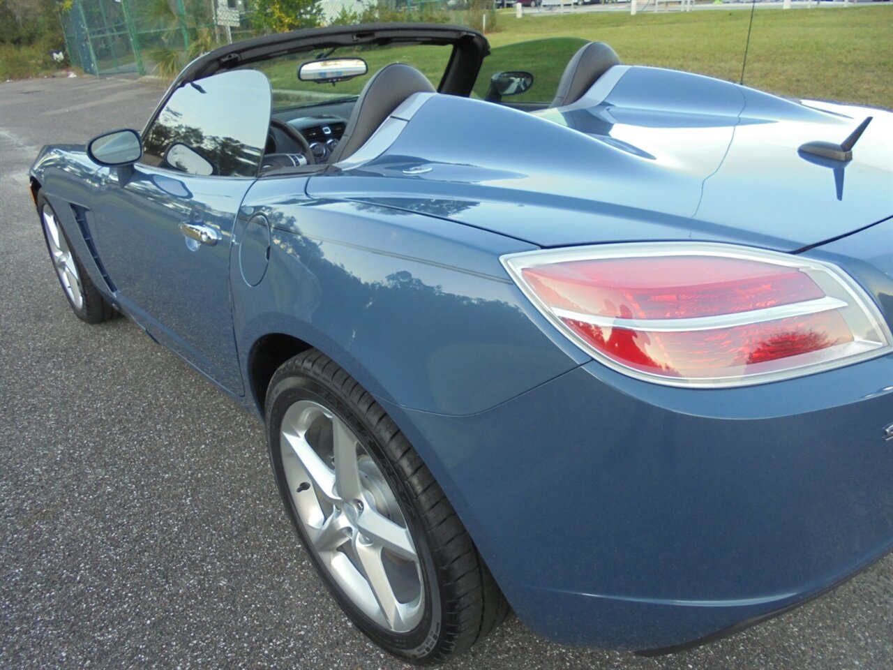 2007 Saturn SKY Premium   - Photo 16 - Deland, FL 32720