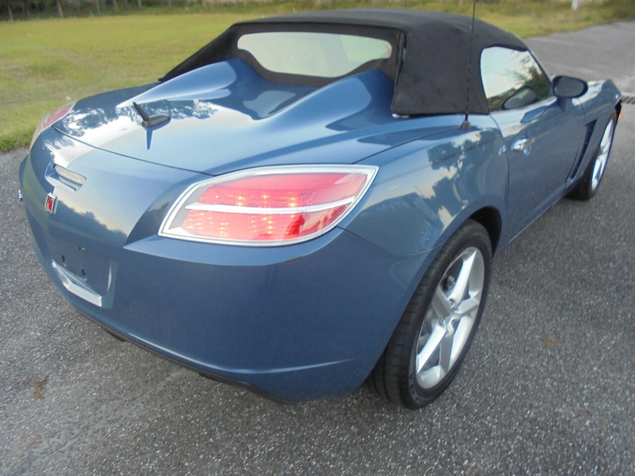 2007 Saturn SKY Premium   - Photo 8 - Deland, FL 32720