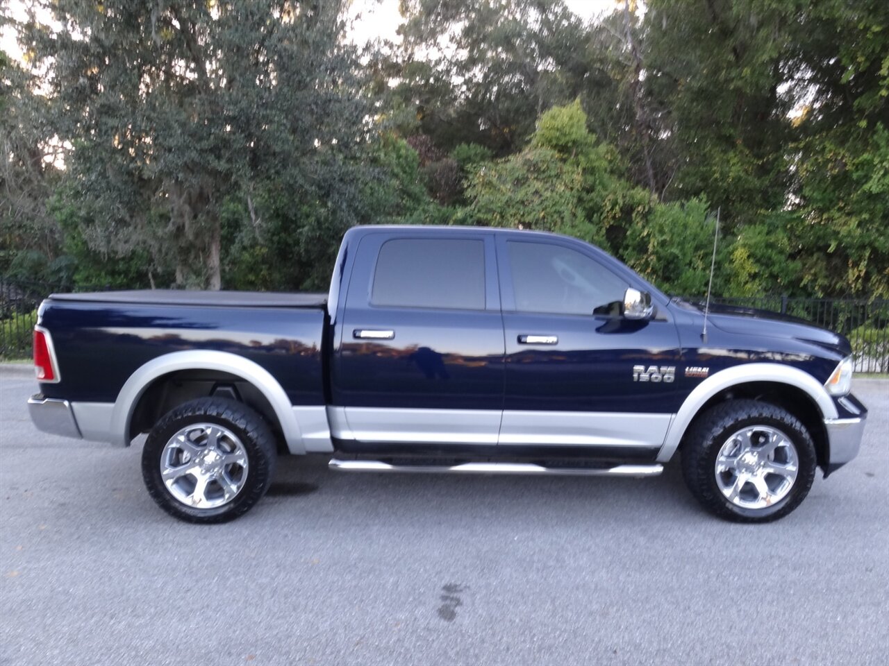 2014 RAM 1500 Laramie  4X4 - Photo 18 - Deland, FL 32720