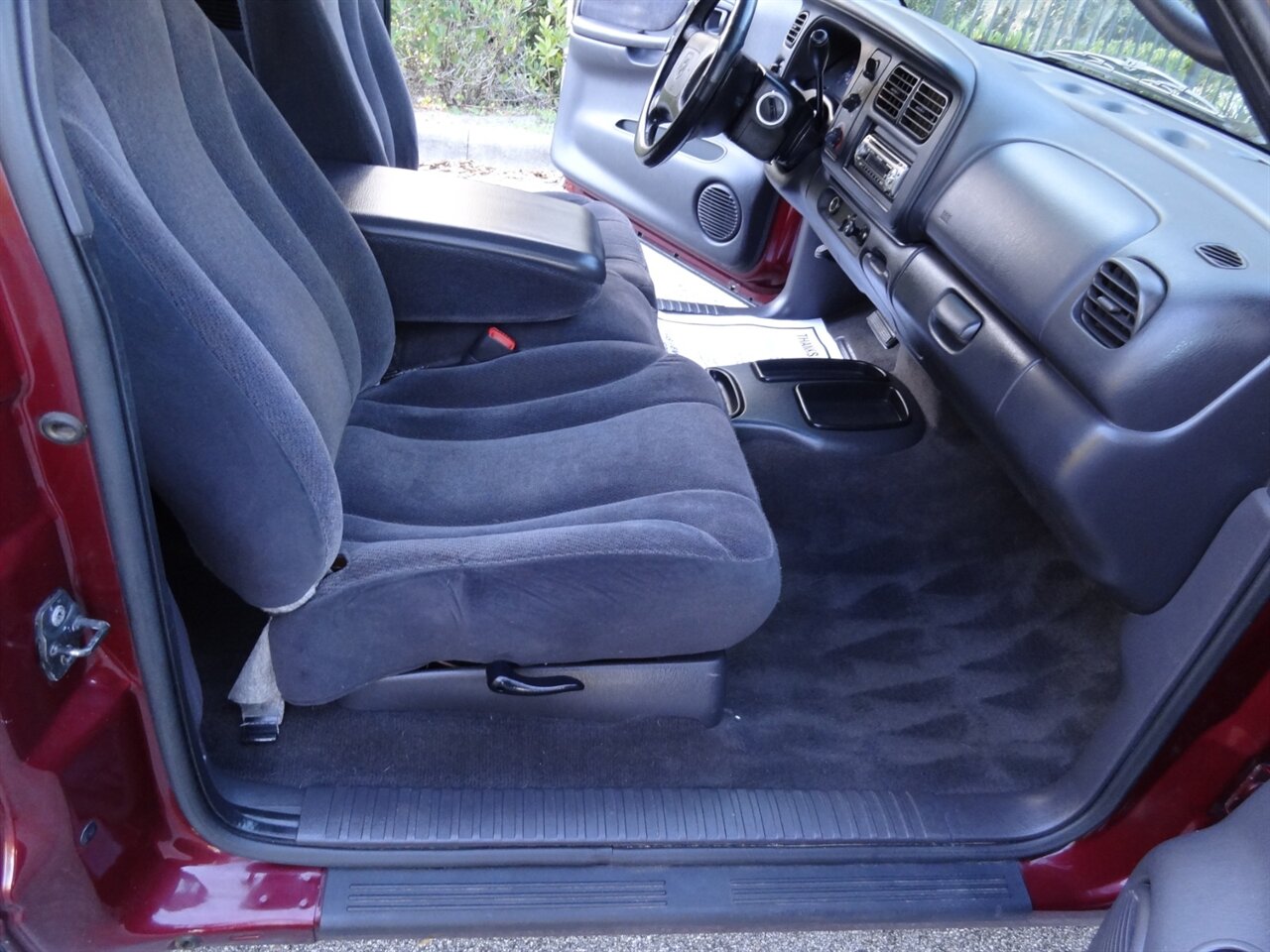 2000 Dodge Dakota SLT   - Photo 38 - Deland, FL 32720