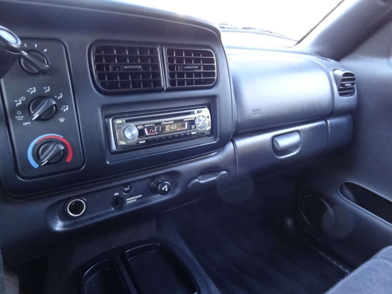 2000 Dodge Dakota SLT   - Photo 51 - Deland, FL 32720