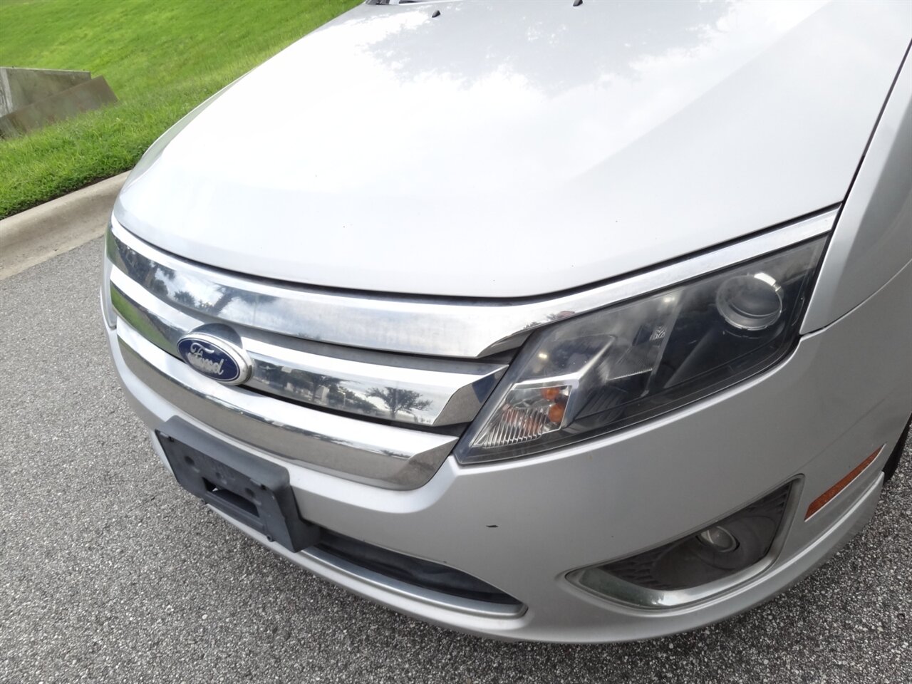 2010 Ford Fusion Hybrid Limited - Photo 7 - Deland, FL 32720