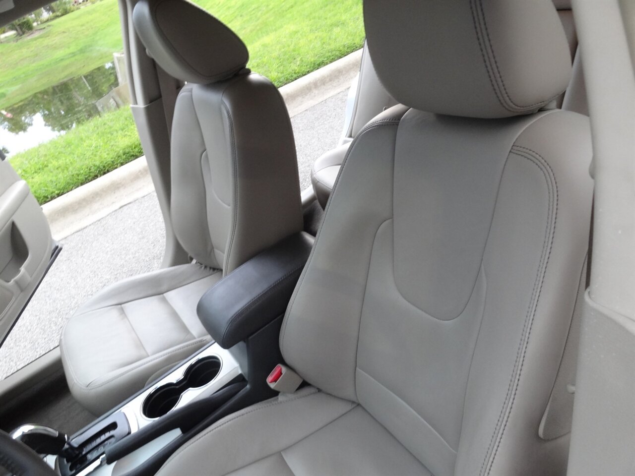 2010 Ford Fusion Hybrid Limited - Photo 33 - Deland, FL 32720