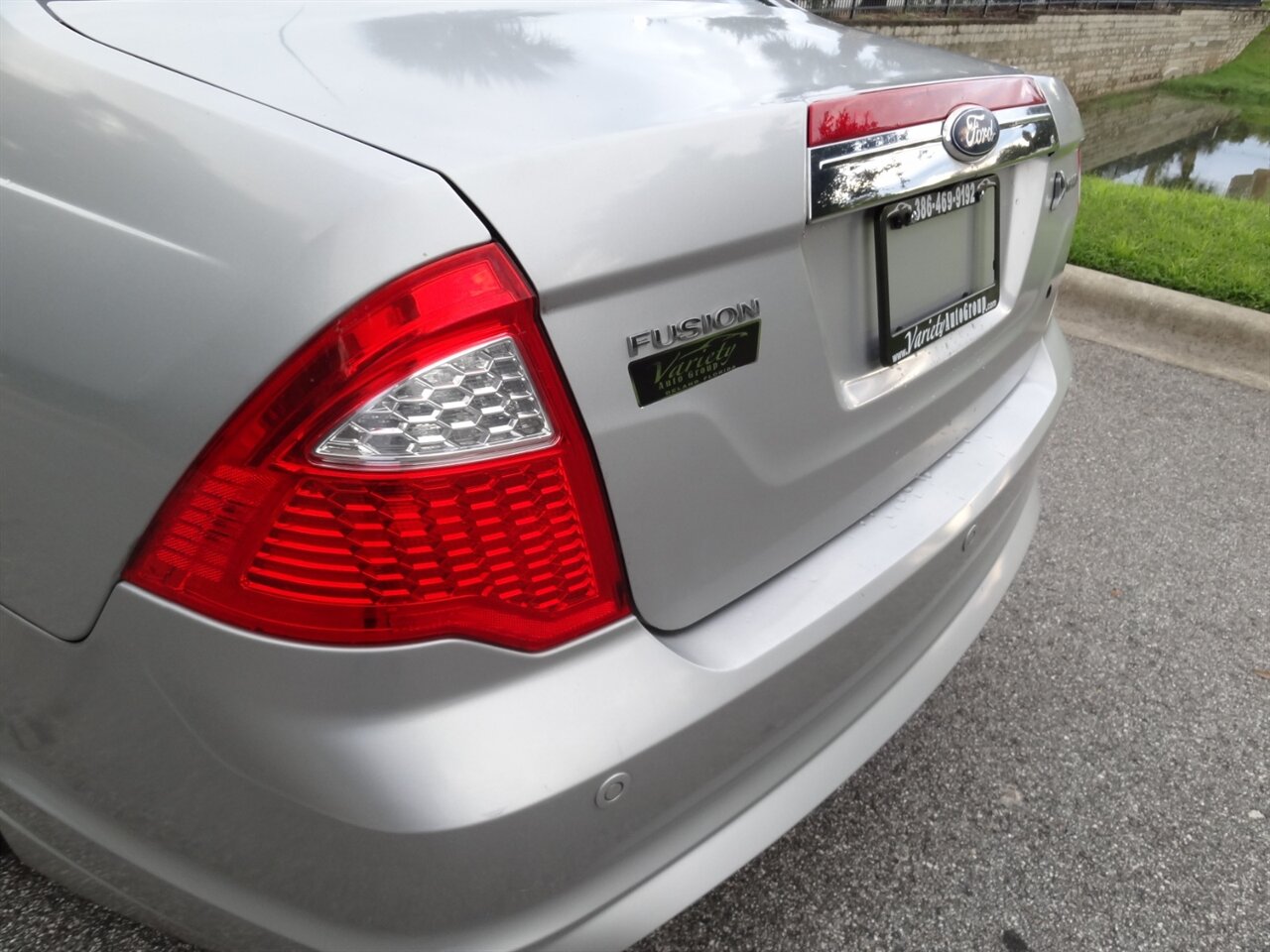 2010 Ford Fusion Hybrid Limited - Photo 22 - Deland, FL 32720