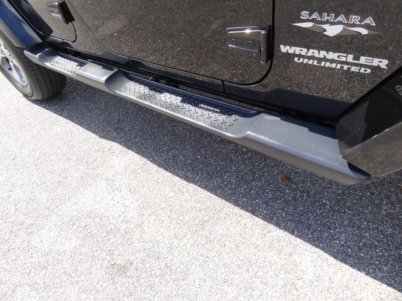 2017 Jeep Wrangler Unlimited Sahara - Photo 14 - Deland, FL 32720