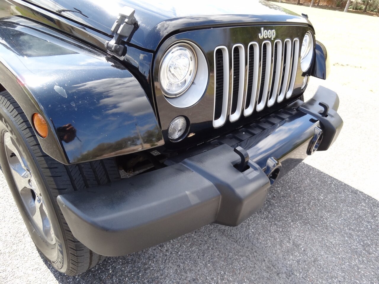 2017 Jeep Wrangler Unlimited Sahara - Photo 7 - Deland, FL 32720