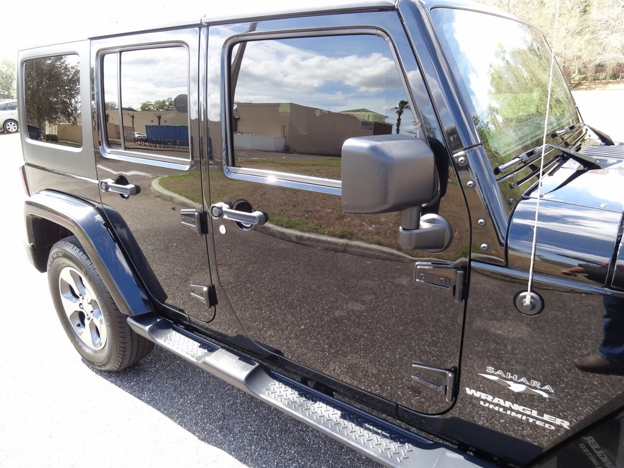 2017 Jeep Wrangler Unlimited Sahara - Photo 12 - Deland, FL 32720