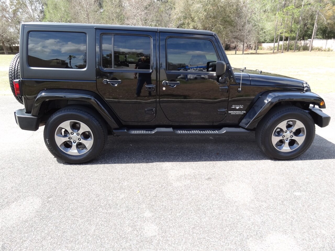 2017 Jeep Wrangler Unlimited Sahara - Photo 20 - Deland, FL 32720