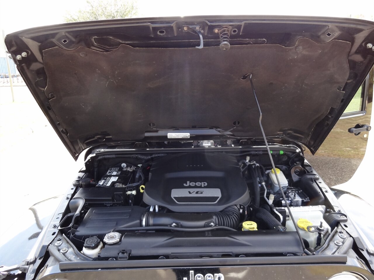 2017 Jeep Wrangler Unlimited Sahara - Photo 30 - Deland, FL 32720