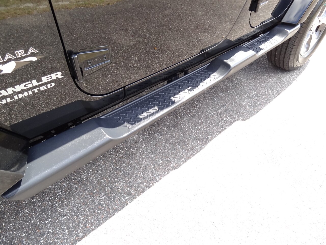 2017 Jeep Wrangler Unlimited Sahara - Photo 15 - Deland, FL 32720