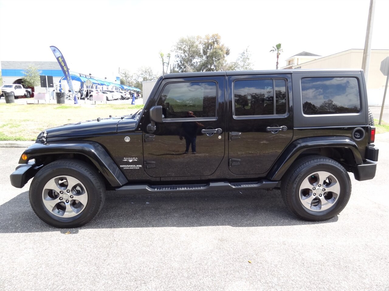 2017 Jeep Wrangler Unlimited Sahara - Photo 21 - Deland, FL 32720
