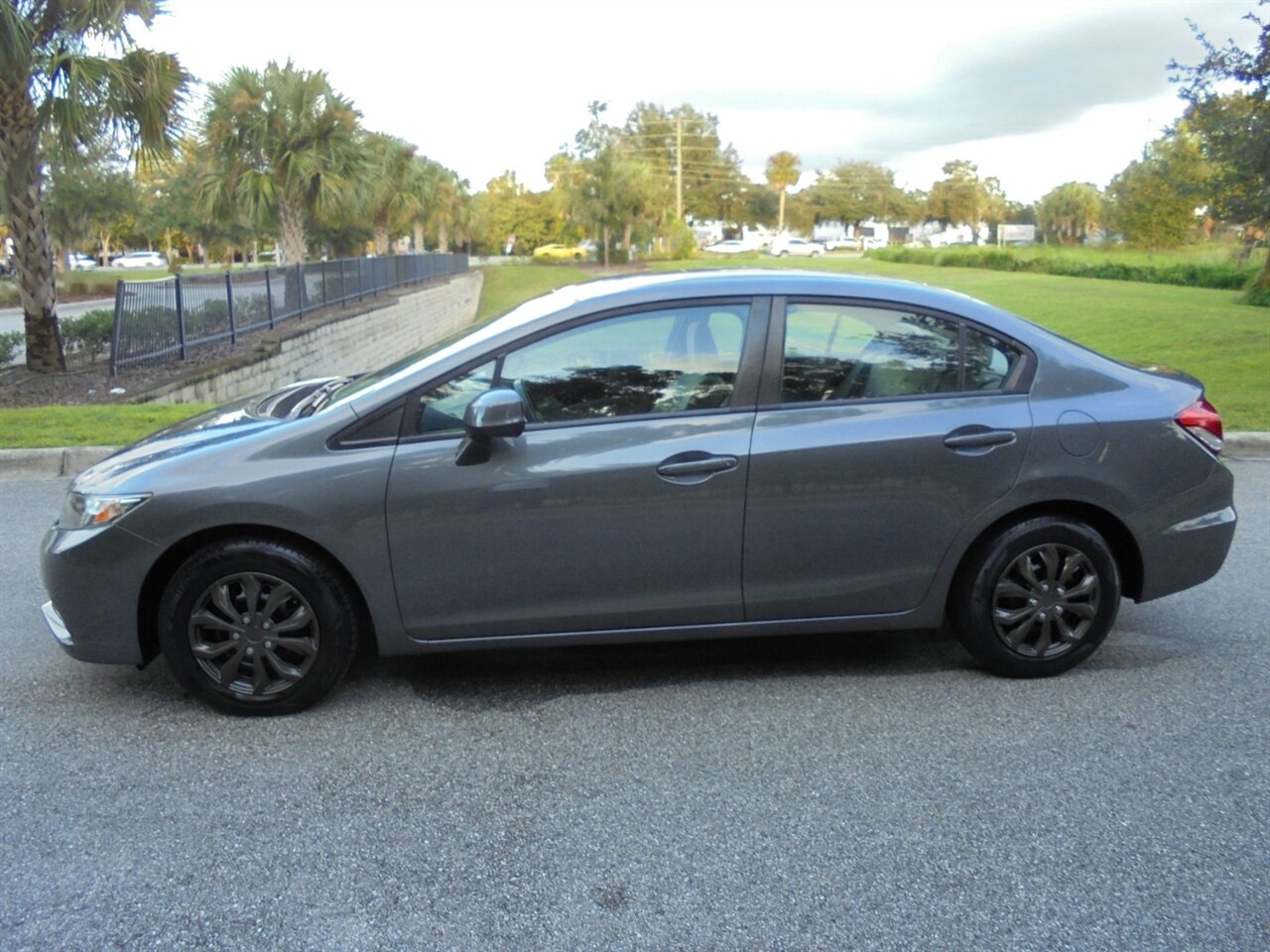 2013 Honda Civic LX   - Photo 16 - Deland, FL 32720