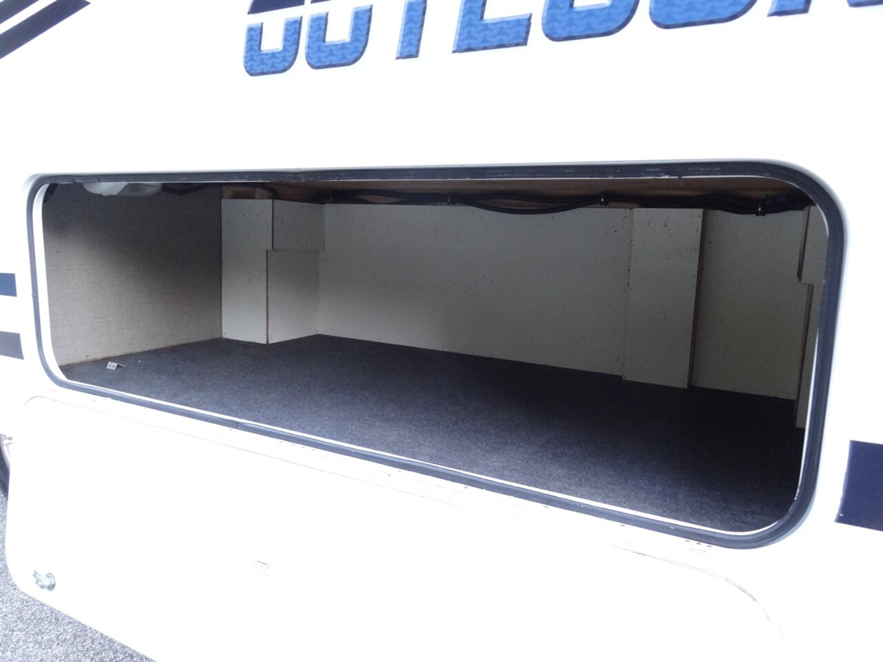 2019 Winnebago Outlook 27D - Photo 38 - Deland, FL 32720