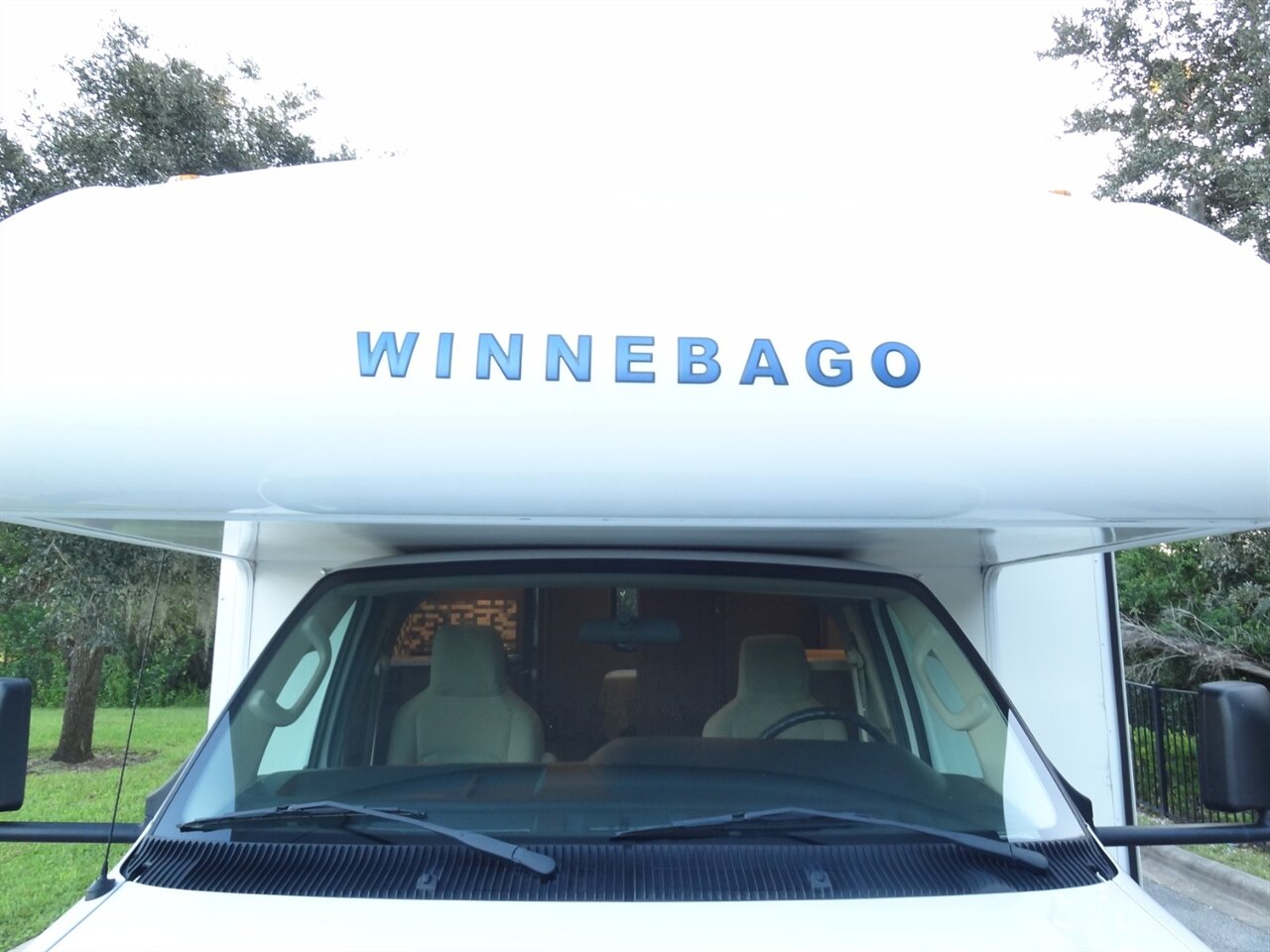 2019 Winnebago Outlook 27D - Photo 22 - Deland, FL 32720
