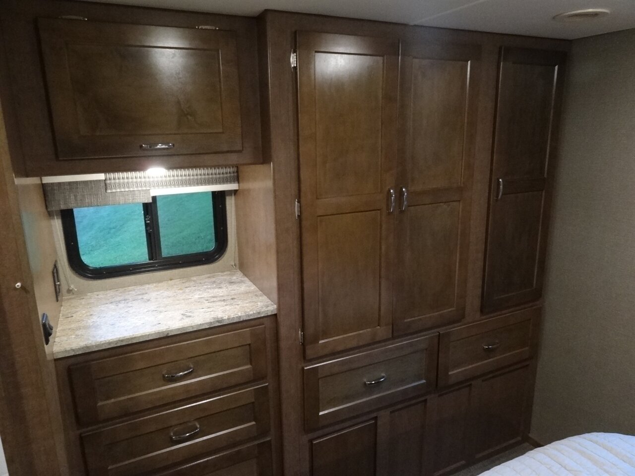 2019 Winnebago Outlook 27D - Photo 79 - Deland, FL 32720