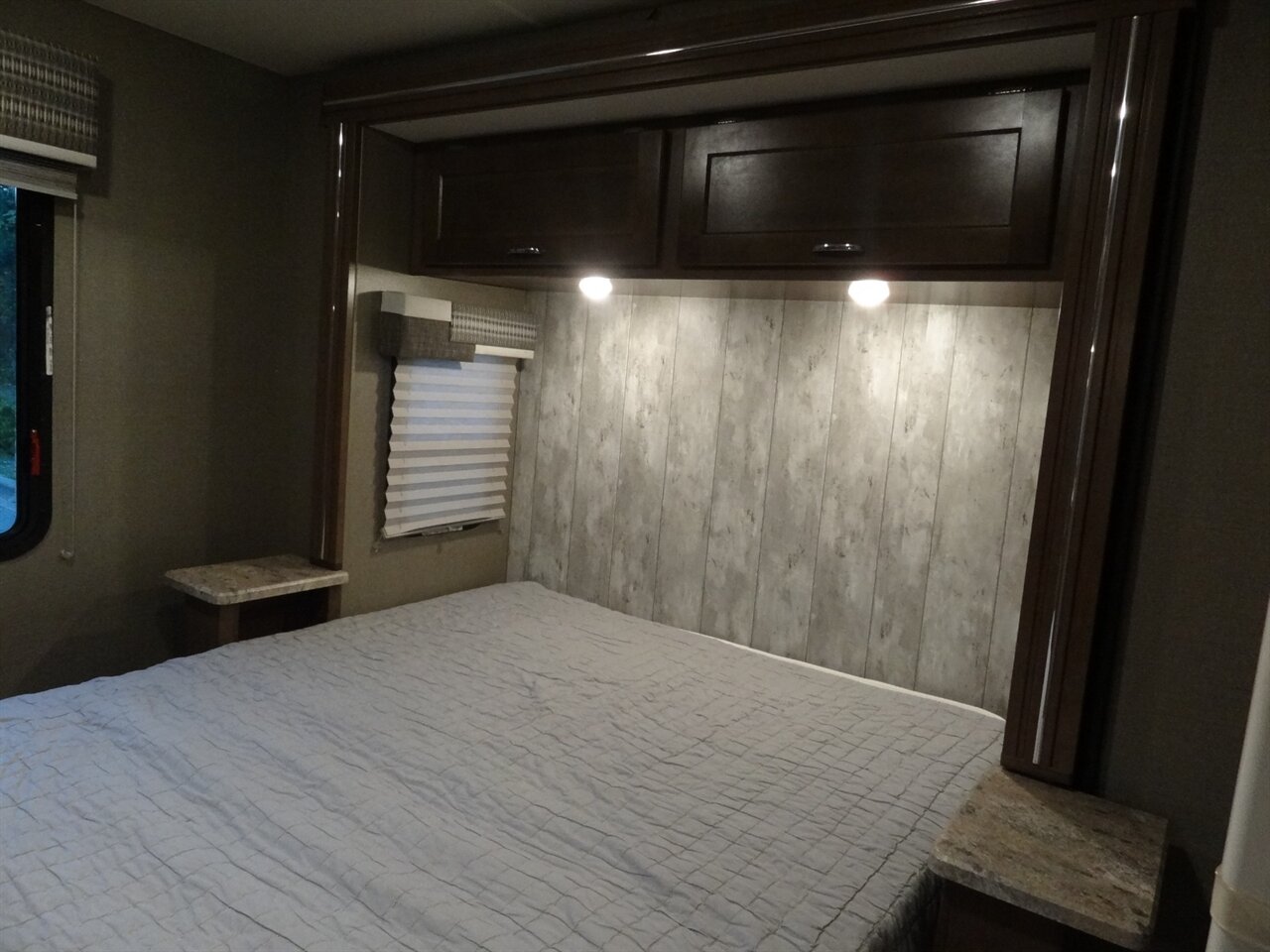 2019 Winnebago Outlook 27D - Photo 77 - Deland, FL 32720