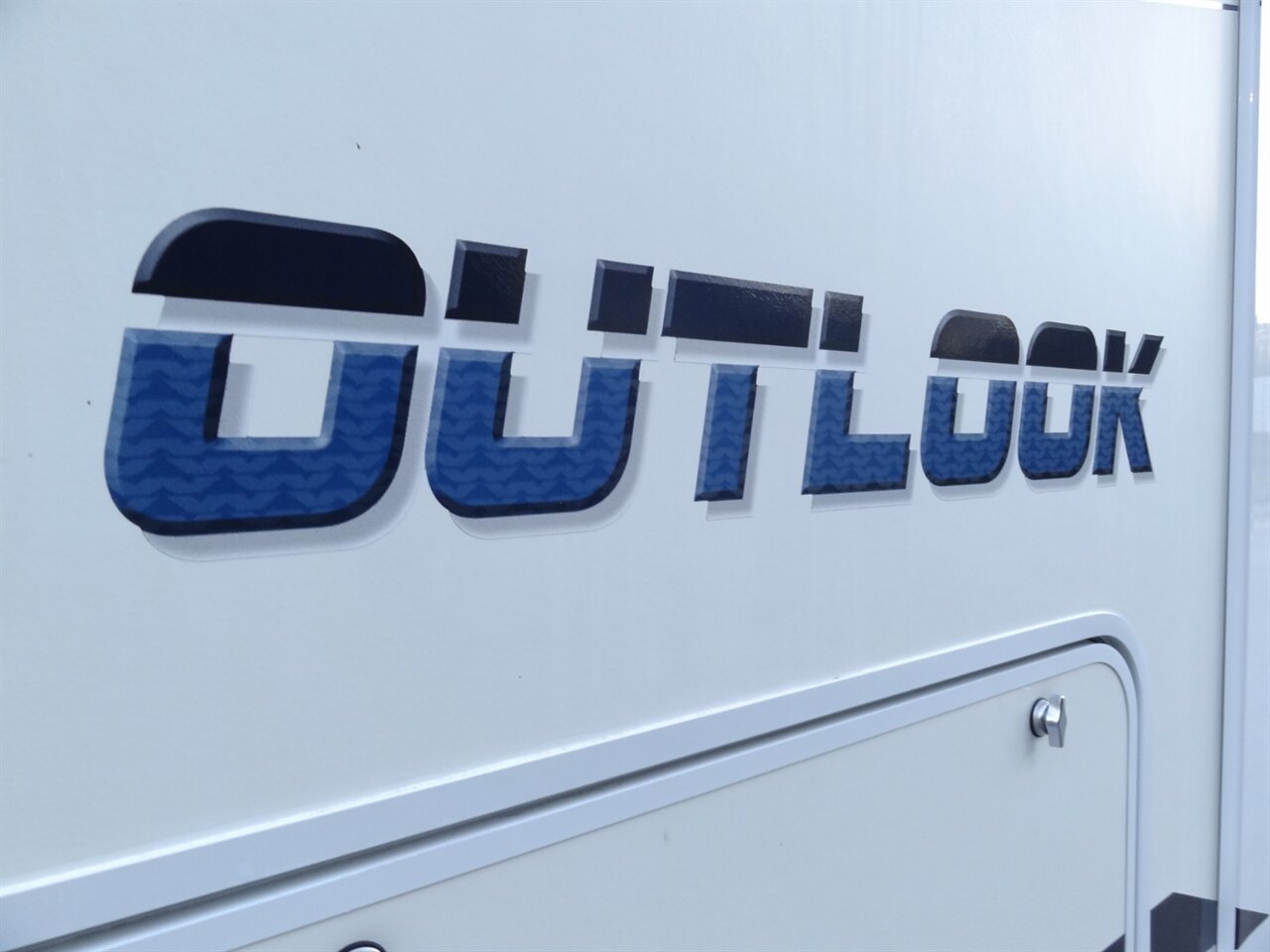 2019 Winnebago Outlook 27D - Photo 42 - Deland, FL 32720