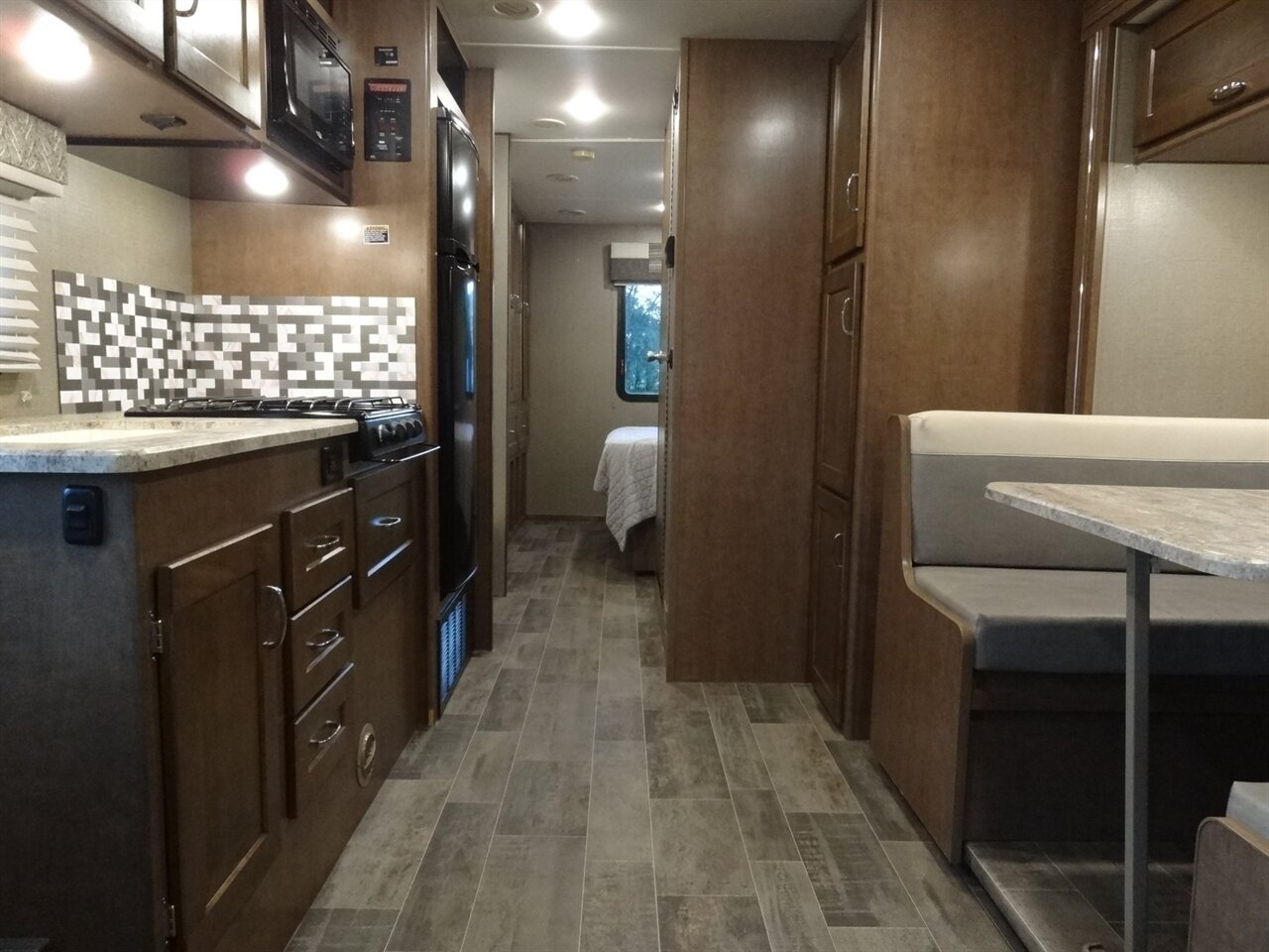 2019 Winnebago Outlook 27D - Photo 55 - Deland, FL 32720