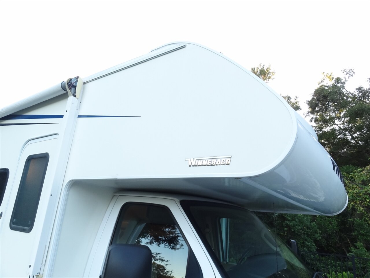 2019 Winnebago Outlook 27D - Photo 17 - Deland, FL 32720