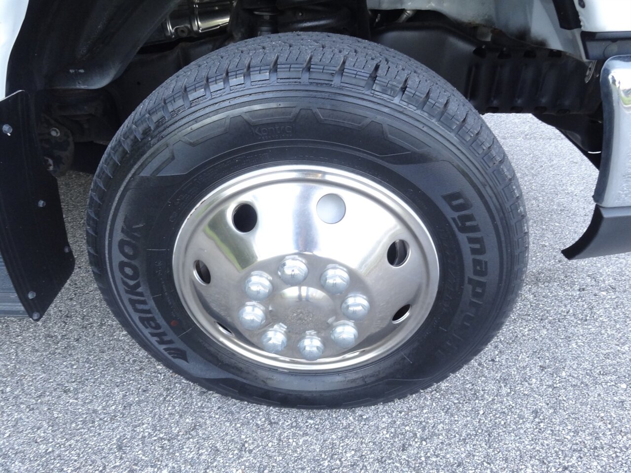 2019 Winnebago Outlook 27D - Photo 48 - Deland, FL 32720