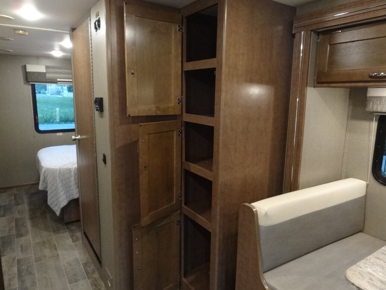 2019 Winnebago Outlook 27D - Photo 68 - Deland, FL 32720
