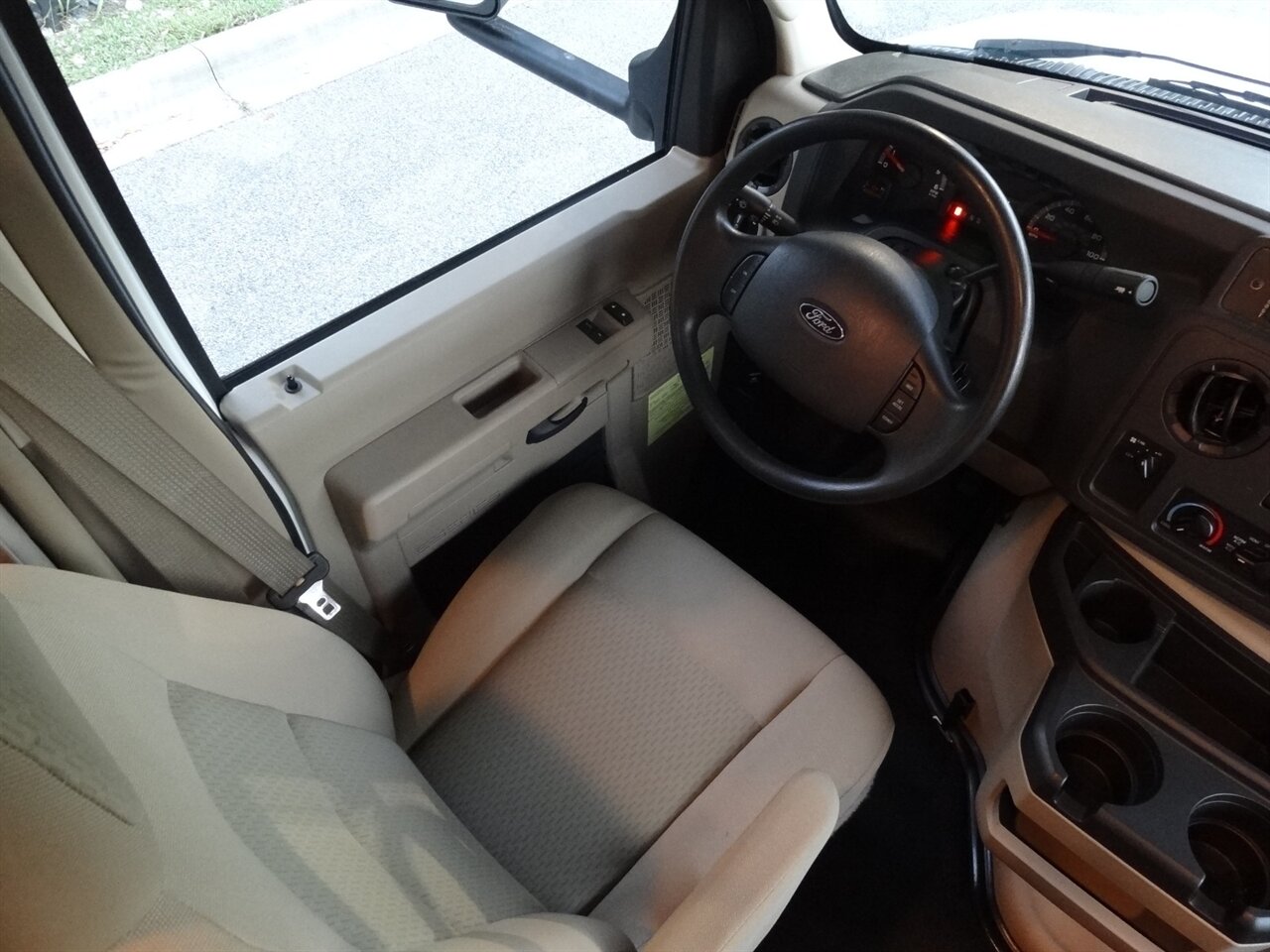 2019 Winnebago Outlook 27D - Photo 52 - Deland, FL 32720