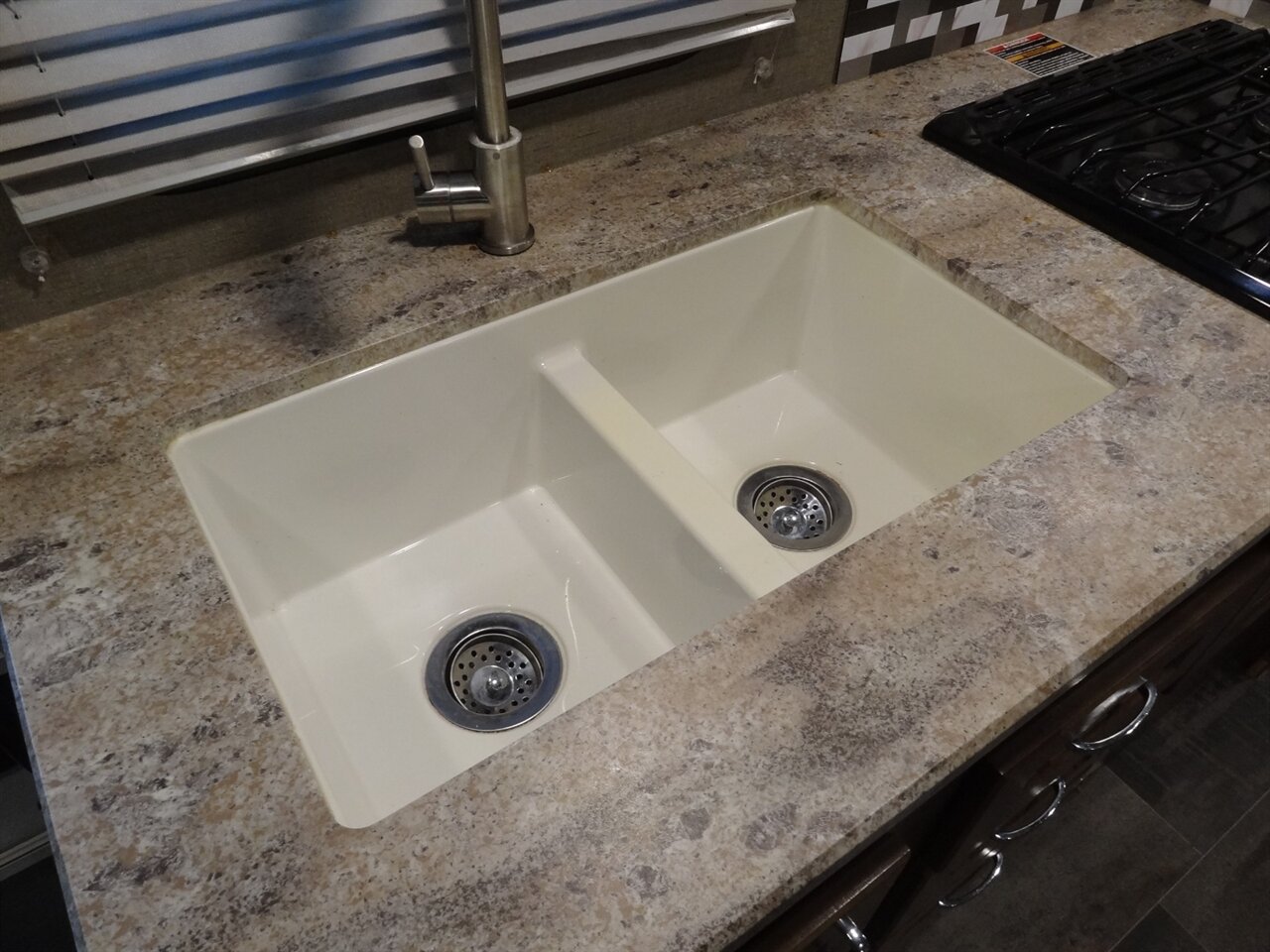 2019 Winnebago Outlook 27D - Photo 62 - Deland, FL 32720