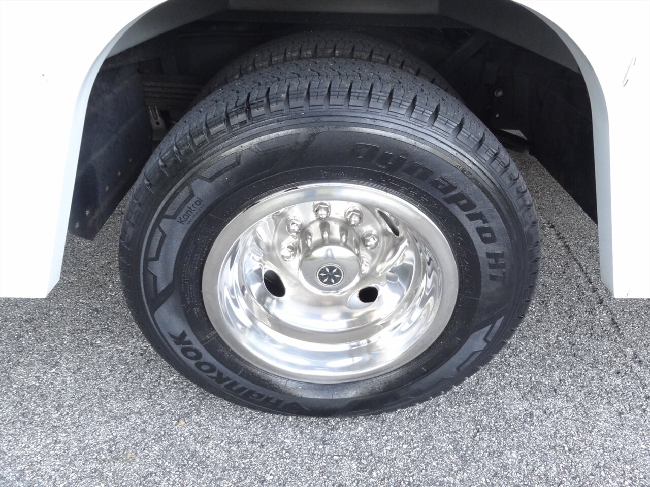 2019 Winnebago Outlook 27D - Photo 49 - Deland, FL 32720