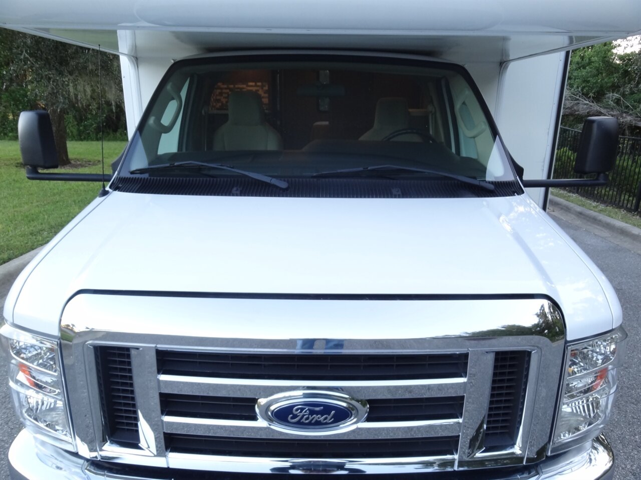 2019 Winnebago Outlook 27D - Photo 21 - Deland, FL 32720