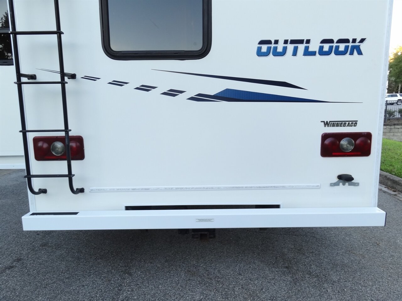 2019 Winnebago Outlook 27D - Photo 43 - Deland, FL 32720
