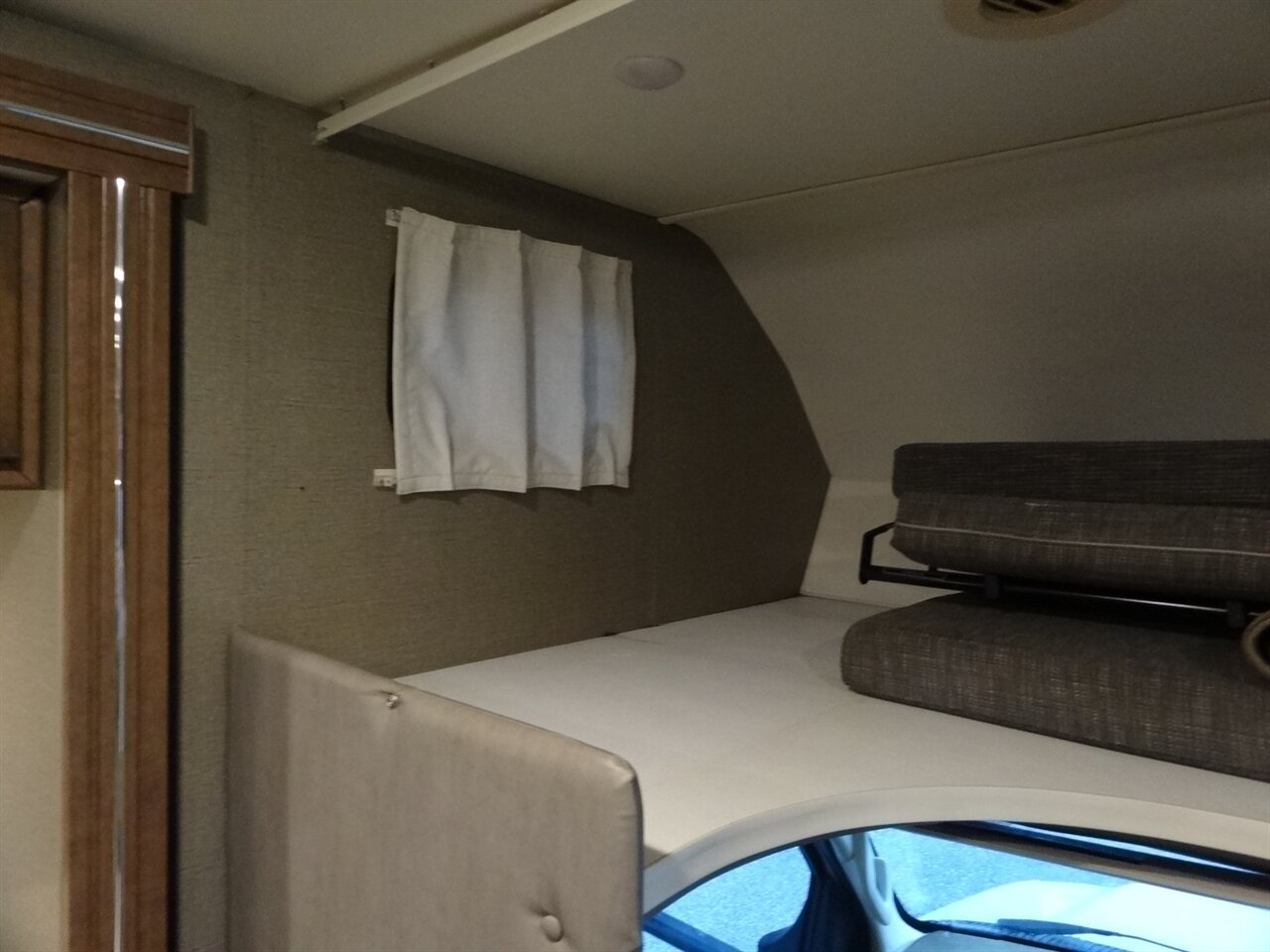 2019 Winnebago Outlook 27D - Photo 88 - Deland, FL 32720