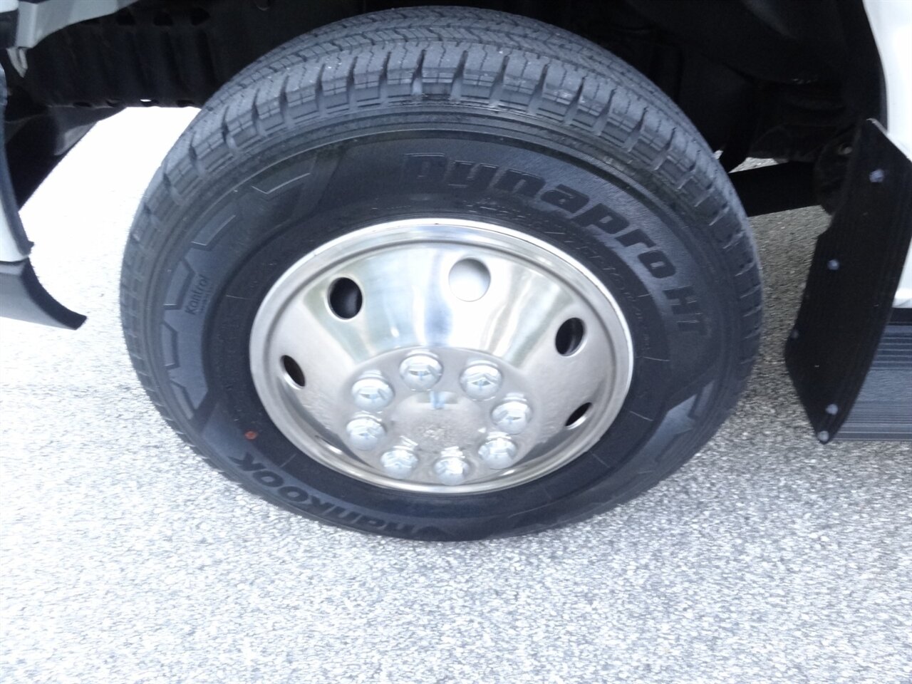 2019 Winnebago Outlook 27D - Photo 50 - Deland, FL 32720