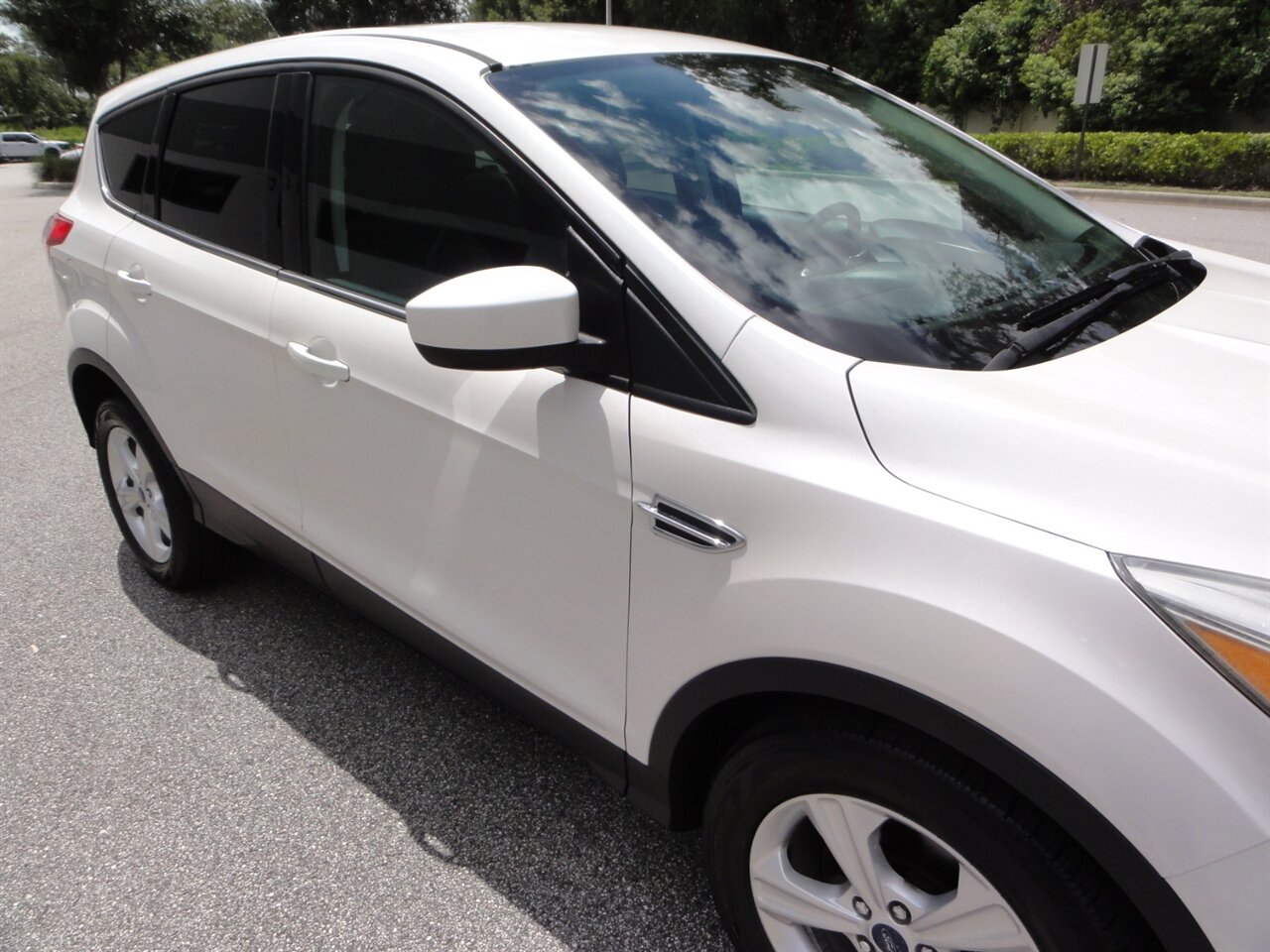 2015 Ford Escape SE - Photo 8 - Deland, FL 32720