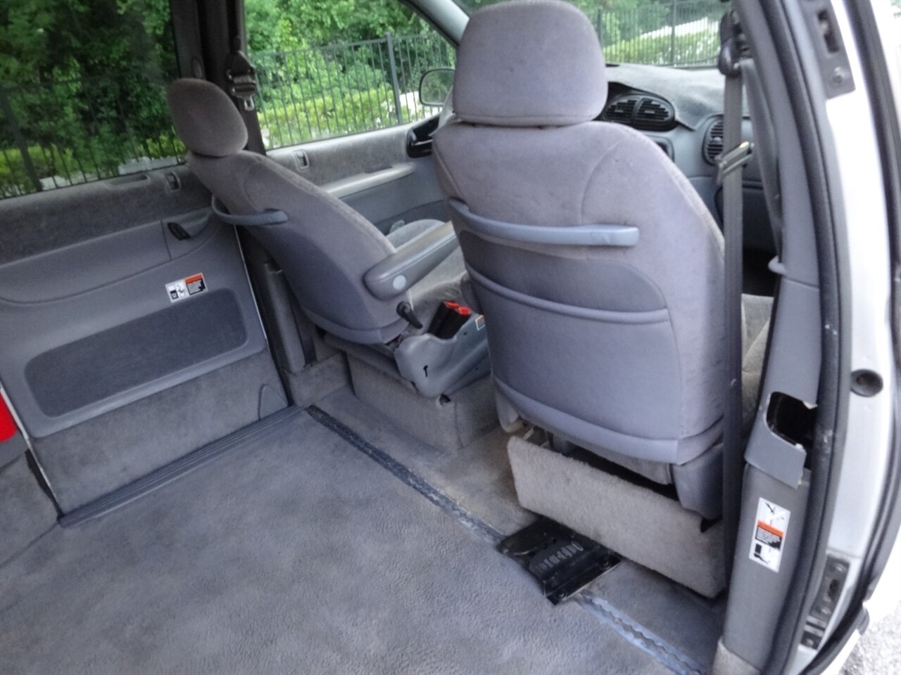 2000 Dodge Grand Caravan SE BraunAbility Handicap van - Photo 49 - Deland, FL 32720
